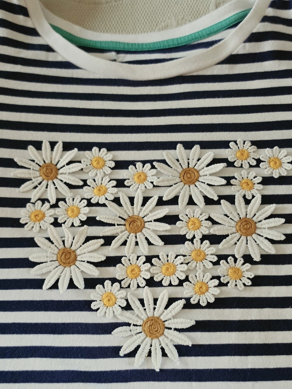 Boden women's t-shirt cotton blue stripes 3D daisies appliques petite XS S M